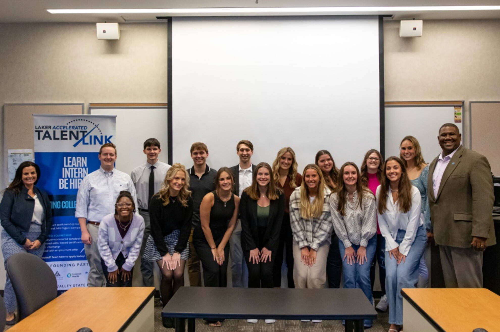 Group of LATL students and staff